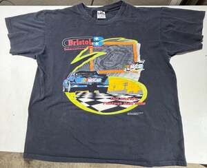VTG NASCAR Bristol Int.  Raceway 'The World's Fastest Half Mile' Graphic T-Shirt